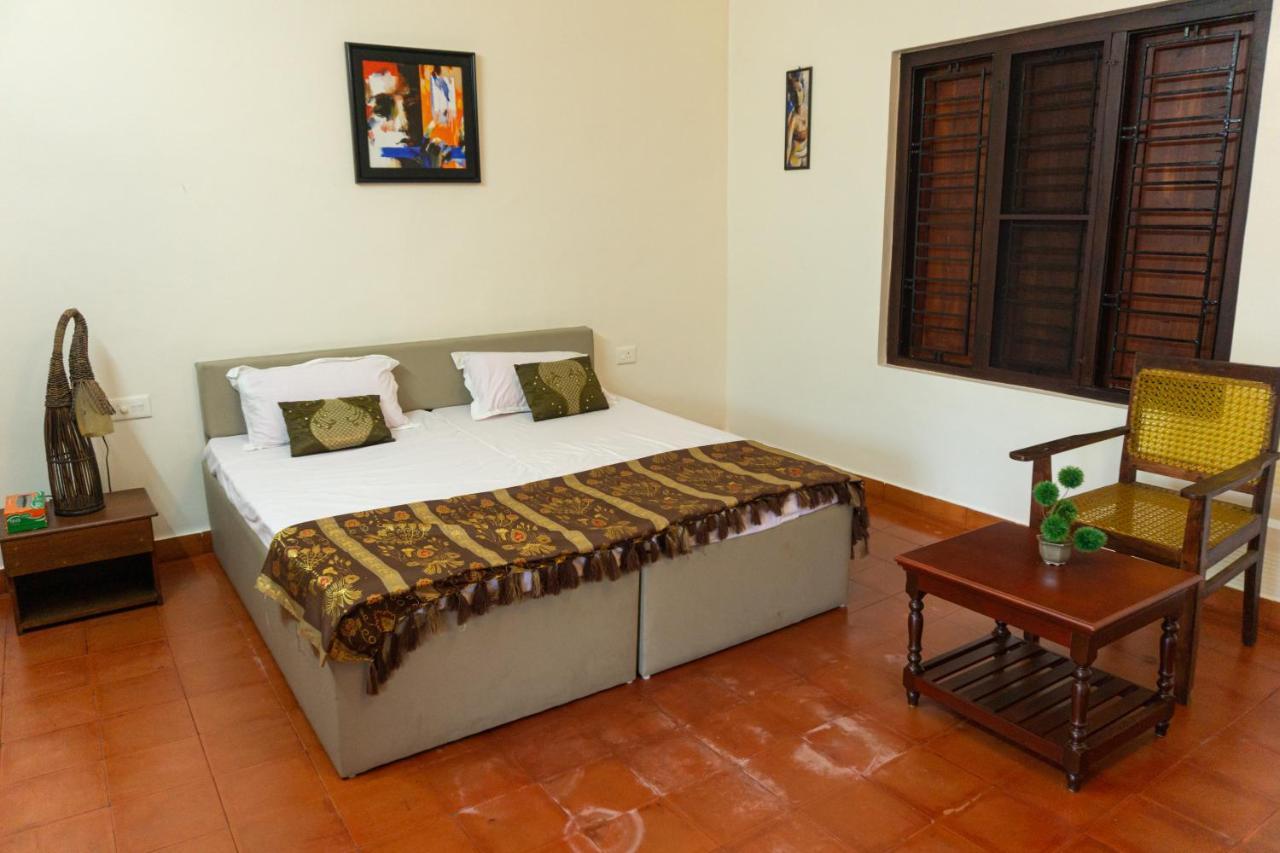 Canalview Private Cottage Azhikkal Ayiram Thengu Panmana Exterior photo